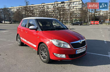 Хэтчбек Skoda Fabia 2010 в 