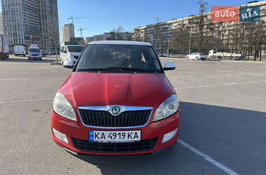 Хэтчбек Skoda Fabia 2010 в 