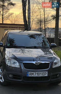 Хэтчбек Skoda Fabia 2008 в 