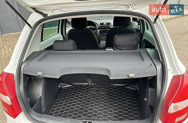 Хэтчбек Skoda Fabia 2011 в 