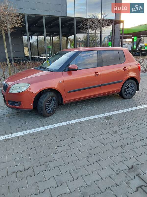 Хетчбек Skoda Fabia 2008 в Києві
