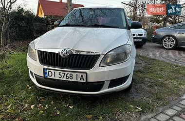 Хэтчбек Skoda Fabia 2012 в 