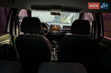 Хэтчбек Skoda Fabia 2012 в 