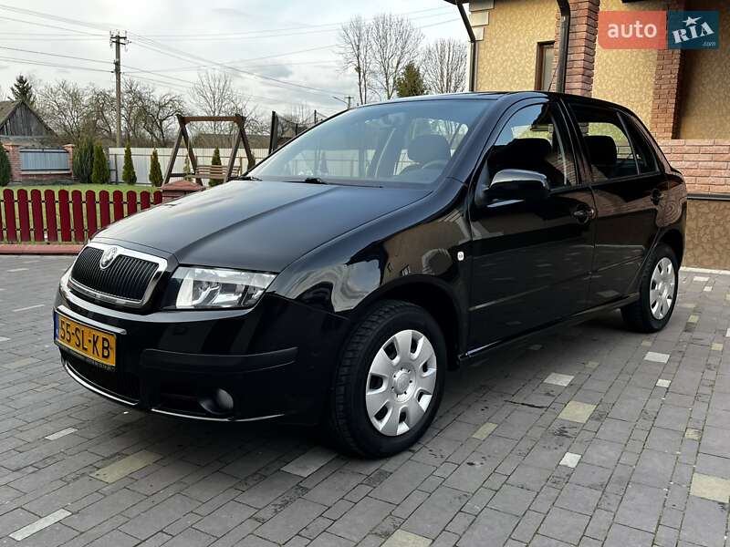 Хэтчбек Skoda Fabia 2006 в 