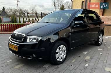 Хэтчбек Skoda Fabia 2006 в 