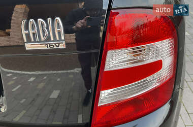 Хэтчбек Skoda Fabia 2006 в 
