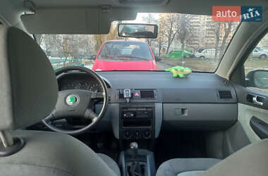 Хетчбек Skoda Fabia 2000 в 