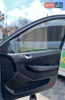 Хэтчбек Skoda Fabia 2004 в 