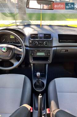 Хэтчбек Skoda Fabia 2012 в 