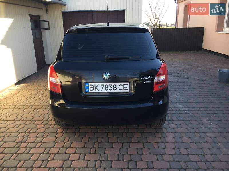 Хетчбек Skoda Fabia 2012 в Рівному