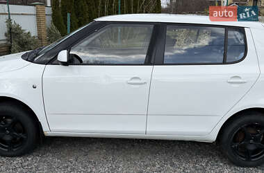 Хэтчбек Skoda Fabia 2011 в 