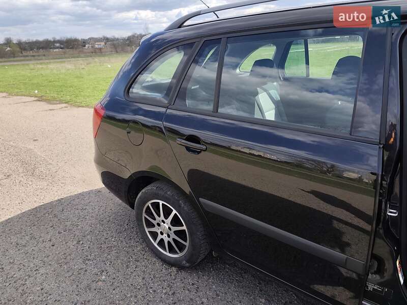 Универсал Skoda Fabia 2008 в Полтаве