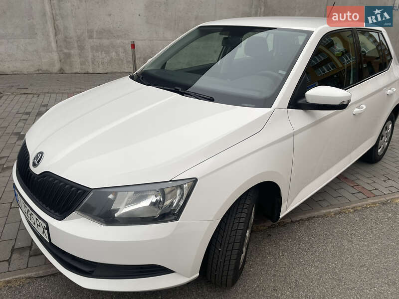 Хэтчбек Skoda Fabia 2017 в Киеве