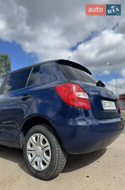 Хэтчбек Skoda Fabia 2014 в 