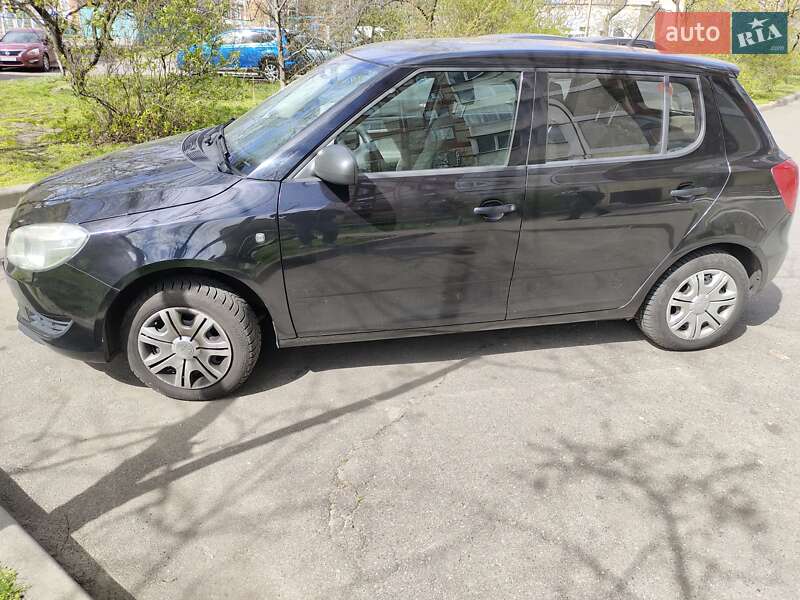 Хэтчбек Skoda Fabia 2014 в Киеве