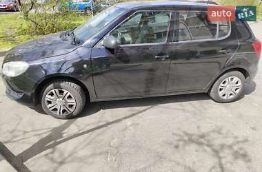 Хэтчбек Skoda Fabia 2014 в 