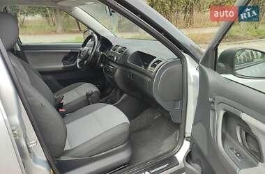 Хэтчбек Skoda Fabia 2010 в 