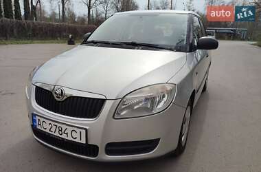 Хэтчбек Skoda Fabia 2010 в 