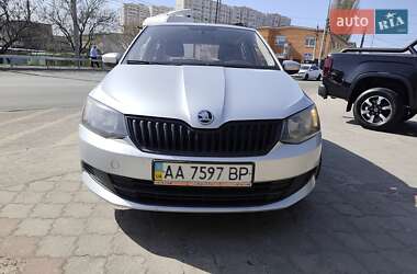 Хетчбек Skoda Fabia 2015 в 