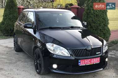 Хэтчбек Skoda Fabia 2011 в 