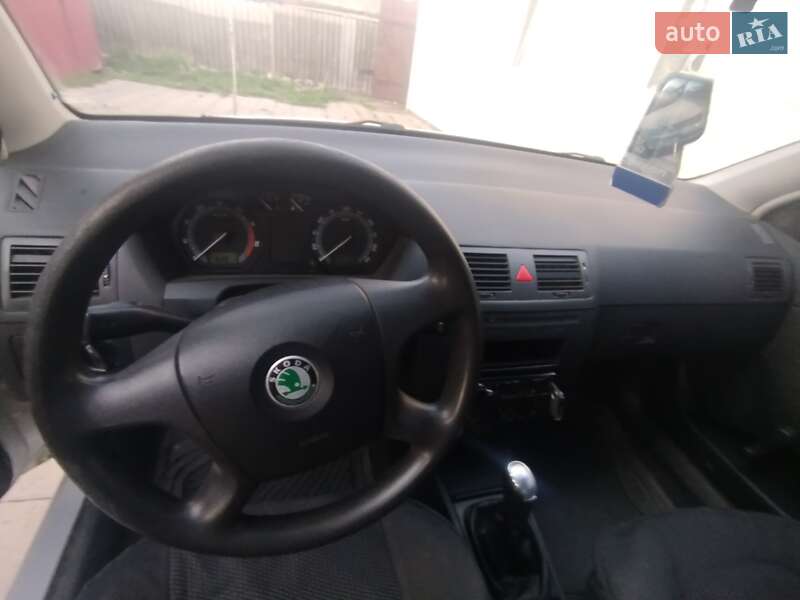 Седан Skoda Fabia 2007 в 