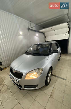 Хэтчбек Skoda Fabia 2009 в Киеве