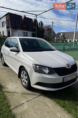 Хэтчбек Skoda Fabia 2015 в 