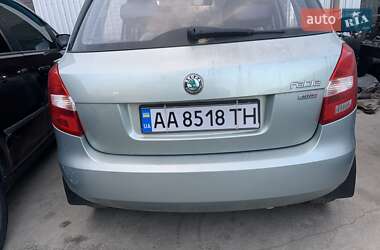 Хэтчбек Skoda Fabia 2012 в 