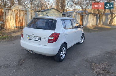 Хэтчбек Skoda Fabia 2010 в 
