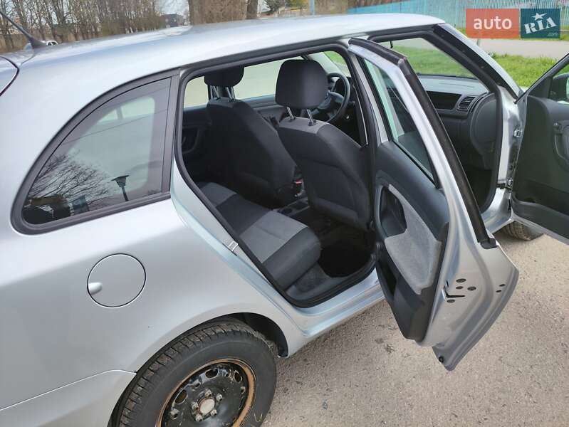 Універсал Skoda Fabia 2011 в Полтаві