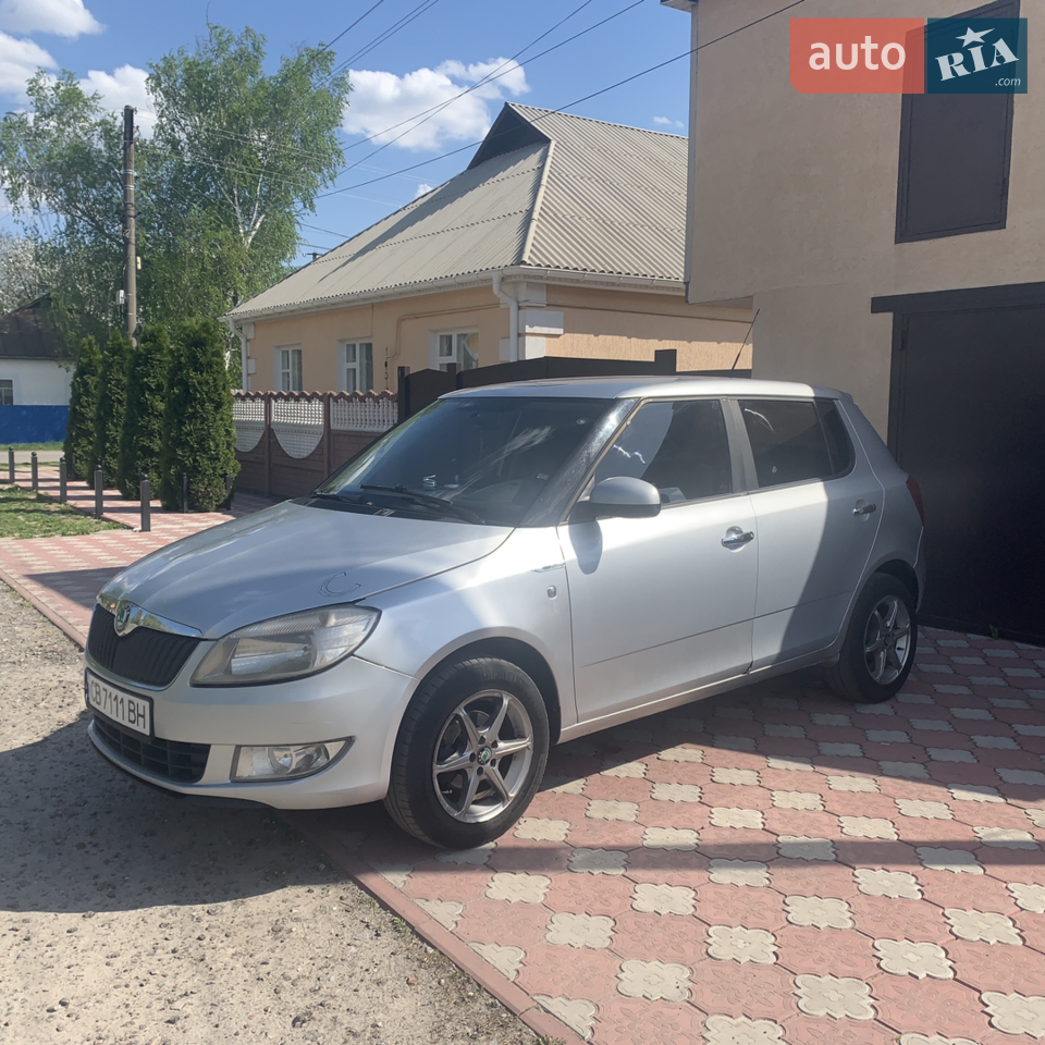 2011 Skoda Fabia - мініатюра 22