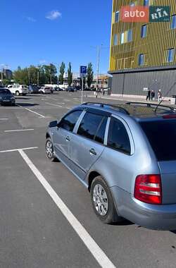 Універсал Skoda Fabia 2002 в Києві