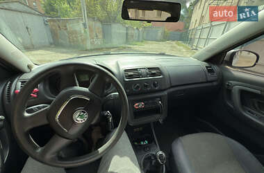 Хетчбек Skoda Fabia 2012 в 