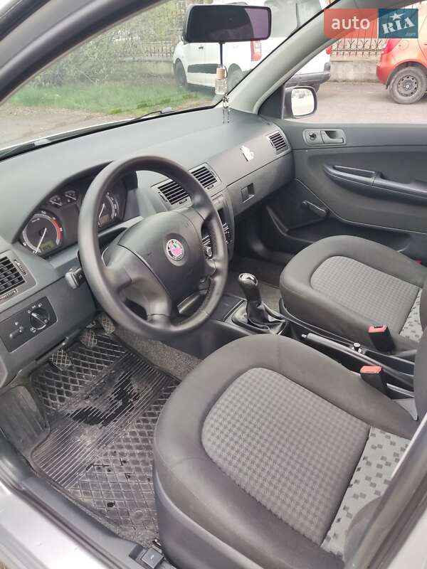 Седан Skoda Fabia 2005 в Івано-Франківську