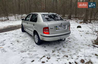 Седан Skoda Fabia 2003 в 
