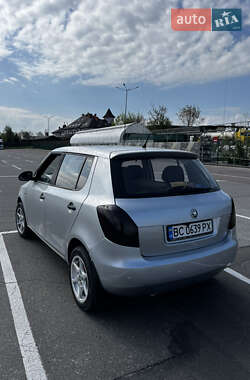 Хэтчбек Skoda Fabia 2009 в 