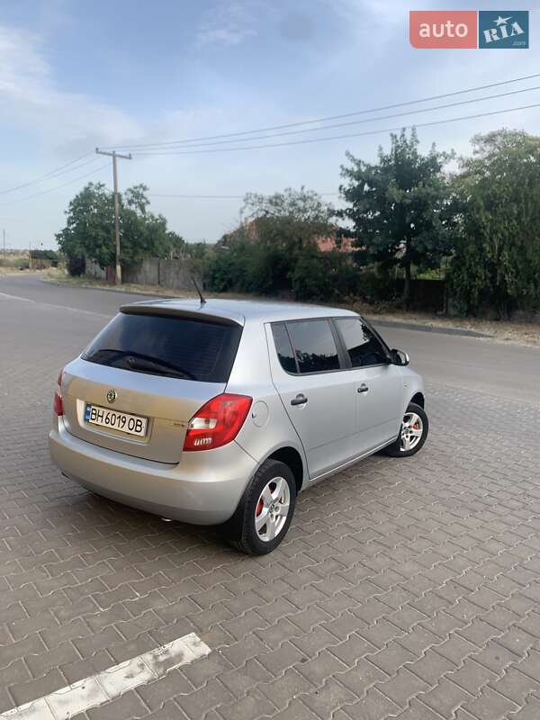 Хетчбек Skoda Fabia 2013 в Рені