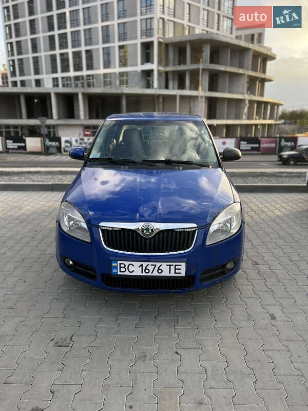 Хэтчбек Skoda Fabia 2008 в 