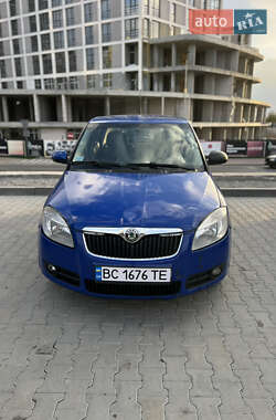Хэтчбек Skoda Fabia 2008 в 