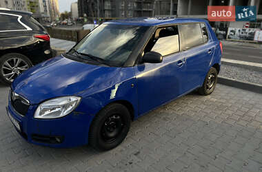 Хэтчбек Skoda Fabia 2008 в 