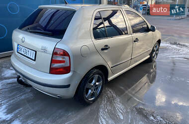 Хетчбек Skoda Fabia 2006 в 