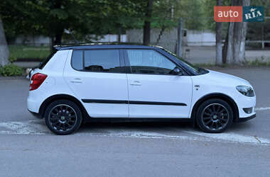 Хэтчбек Skoda Fabia 2012 в 
