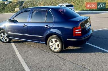 Седан Skoda Fabia 2002 в 