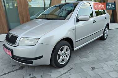 Хэтчбек Skoda Fabia 2004 в Луцке