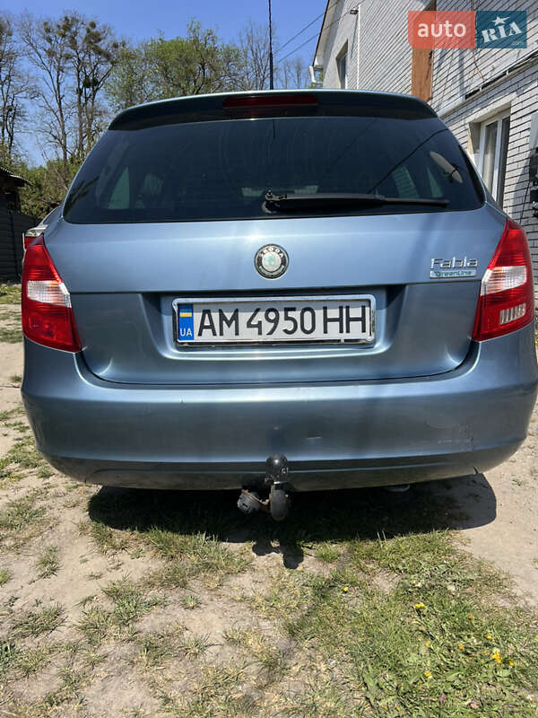Универсал Skoda Fabia 2010 в Житомире