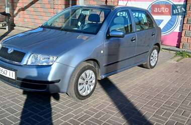 Хетчбек Skoda Fabia 2002 в 