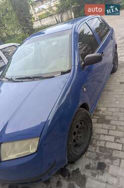 Хетчбек Skoda Fabia 2000 в 