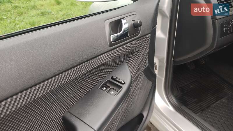 Хетчбек Skoda Fabia 2006 в Дрогобичі