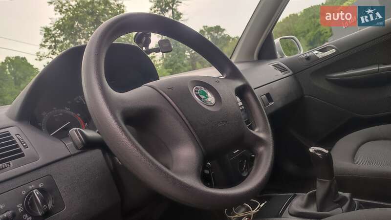 Хетчбек Skoda Fabia 2006 в Дрогобичі