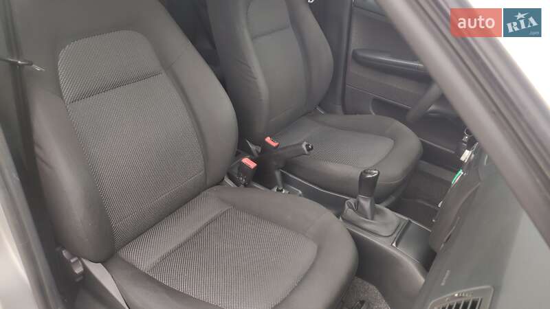 Хетчбек Skoda Fabia 2006 в Дрогобичі